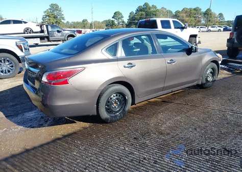 2015 Nissan Altima 2.5 S z USA, uszkodzony, nr VIN 1N4AL3AP9FN378344